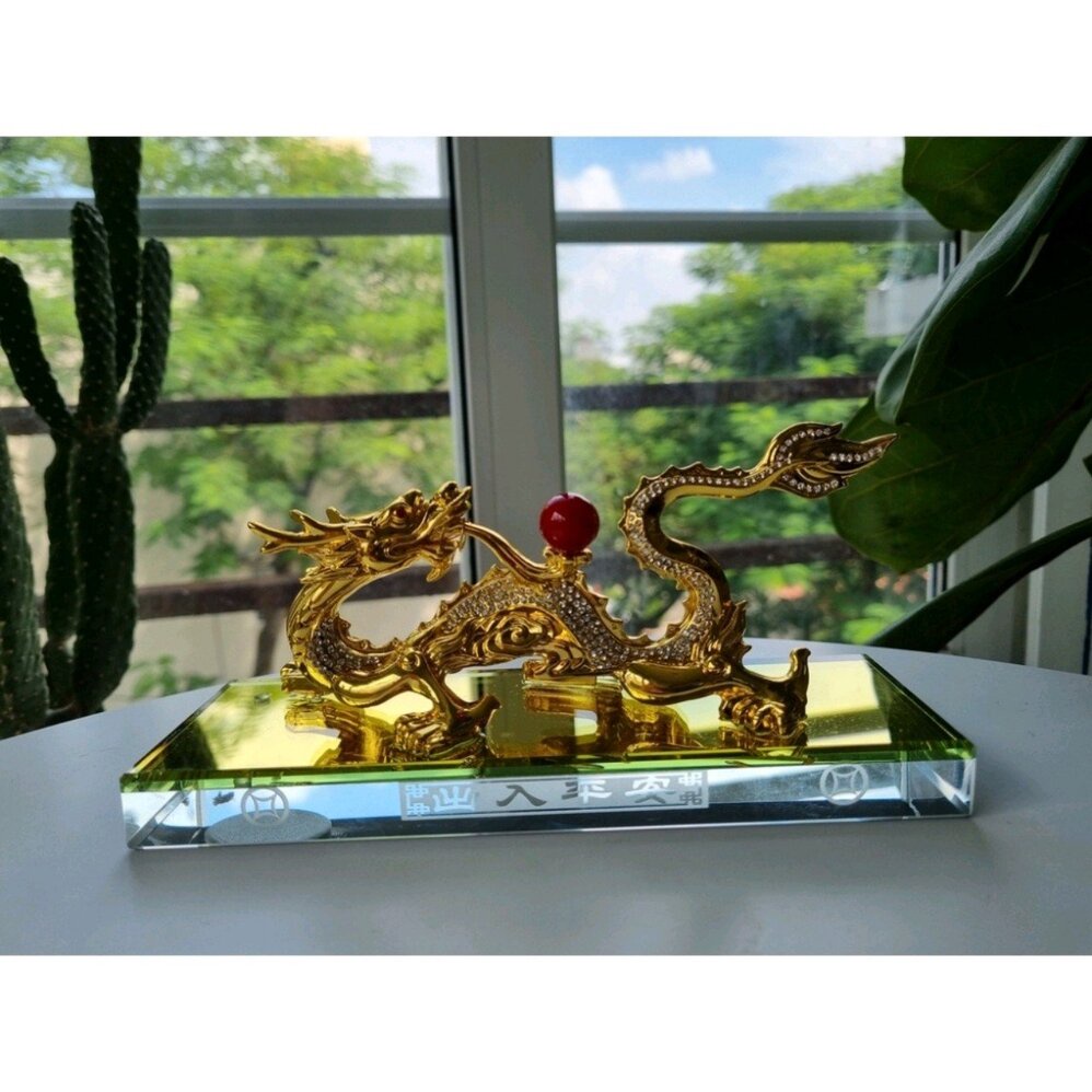 Tượng rồng vàng nhả ngọc phong thủy trang trí taplo ô tô, bàn làm việc, phòng khách cao cấp sang trọng