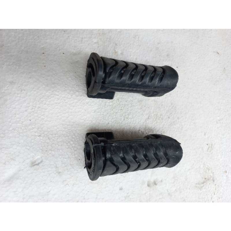 Cao su giàn để chân xe W110  _ FIU 125 LOẠI 1