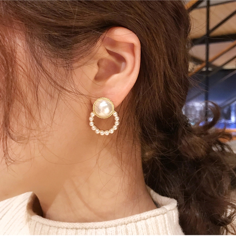 Đôi bông tai đính ngọc trai giả phong cách hợp thời trang cho nữ