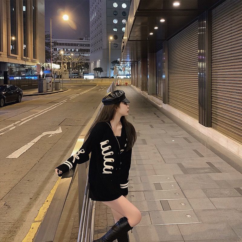 Áo khoác cardigan dệt kim màu đen/trắng phong cách retro thời trang mùa thu 2021 cho nữ