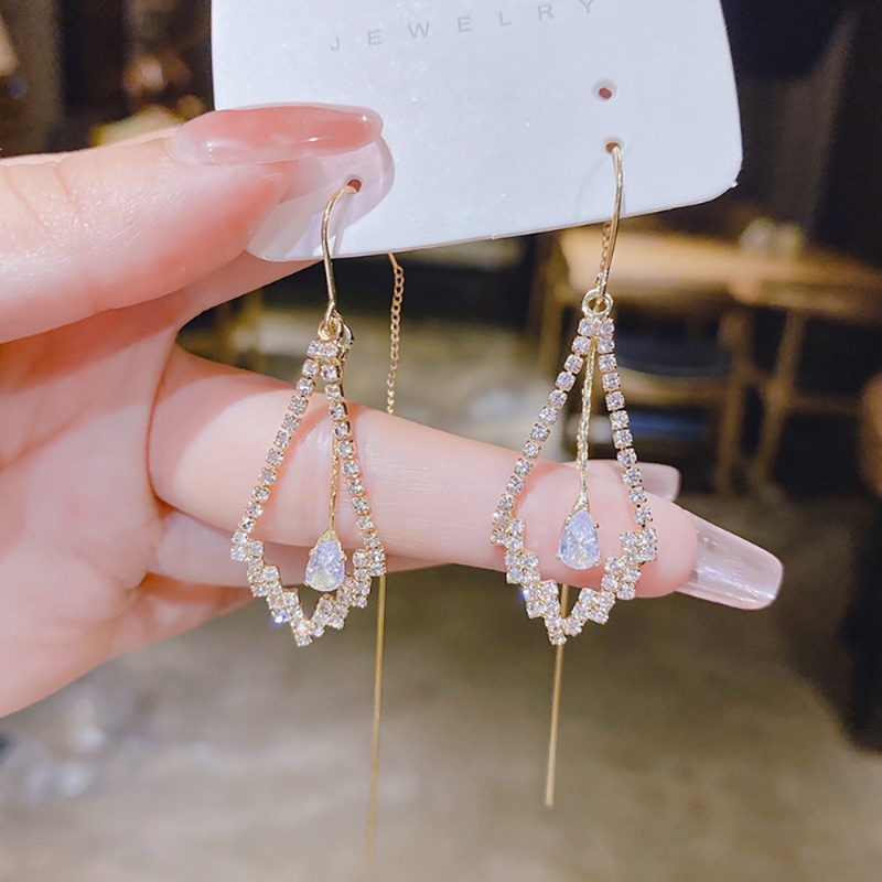 Khuyên Tai Hình Học Tua Rua Phong Cách Hàn Quốc