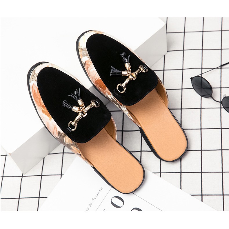 Giày sục in họa tiết hoa 3D [ GIÁ TẠI XƯỞNG ] kết hợp da lộn đính chuông kim loại. | BigBuy360 - bigbuy360.vn