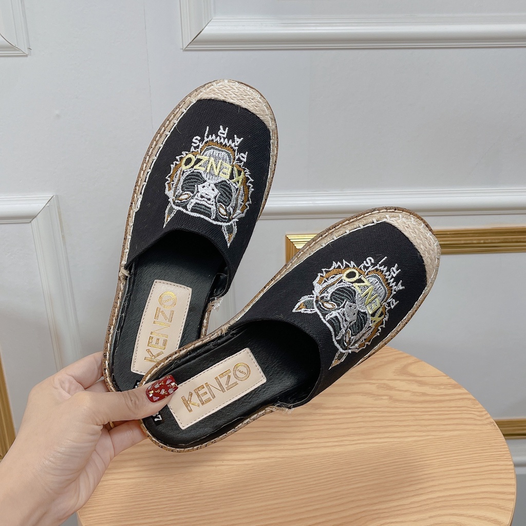 Giày sục cói hình đầu hổ chữ x đen kẻ nữ độn đế giày sục nữ mẫu mới