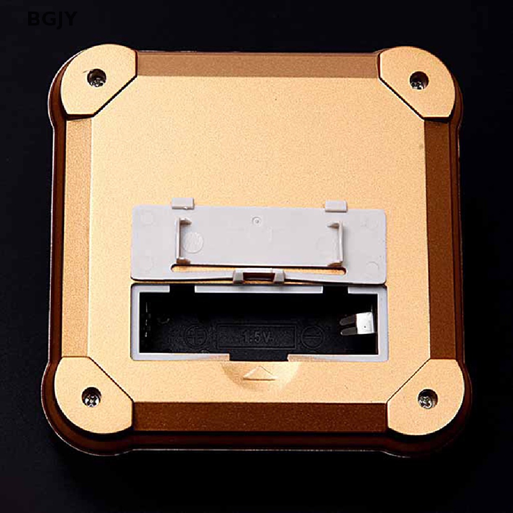 Bàn Xoay 360 Độ Trưng Bày Trang Sức Sử Dụng Năng Lượng Mặt Trời Mới 2022