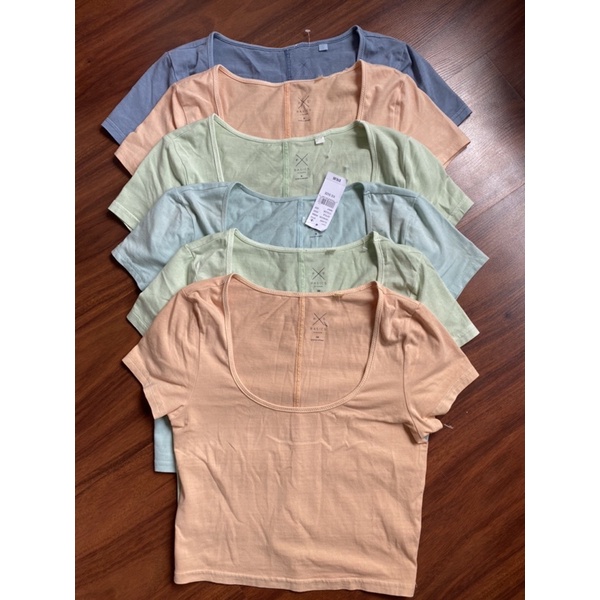 Áo croptop Pacsun chất thun mềm