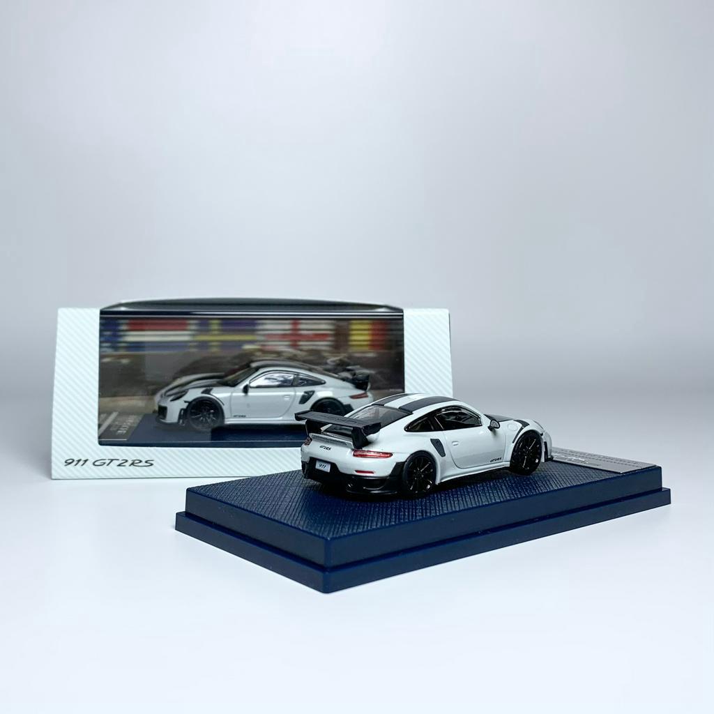 Mô Hình Xe Hơi Porsche 911 GT2 RS Bằng Hợp Kim Tỉ Lệ 1 / 64