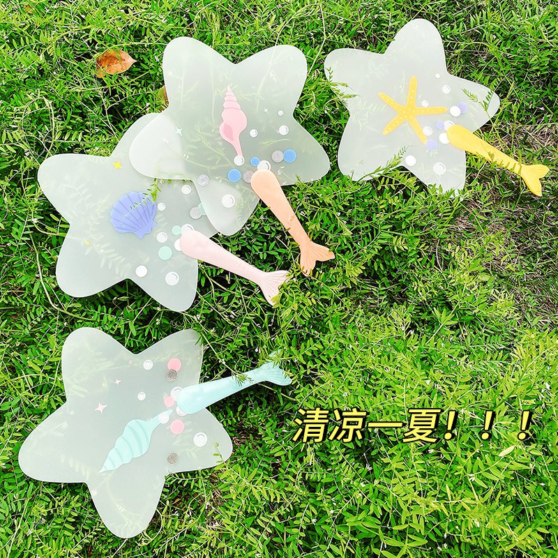 Quạt Nhựa Cầm Tay Hình Sao Xinh Xắn