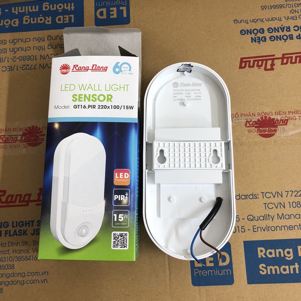 Đèn LED gắn tường, ốp tường cảm biến Rạng Đông 15W - GT16.PIR 220x100/15W