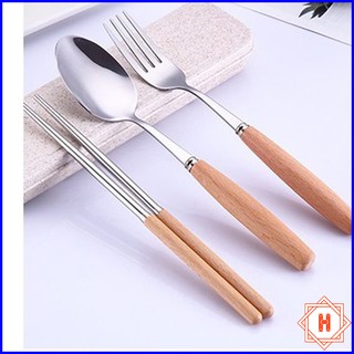 Bộ đũa + thìa + dĩa cán gỗ tiện dụng { H }