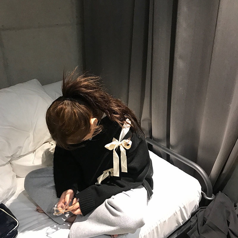 Áo Sweater Dáng Rộng Màu Đen Phối Nơ Phong Cách Hàn Quốc Thời Trang Xuân Thu Cho Nữ 2021