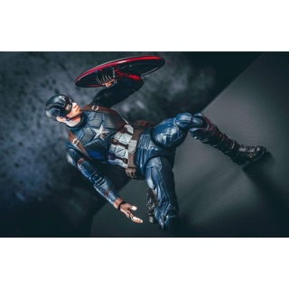 Mô hình Captain Endgame SHF