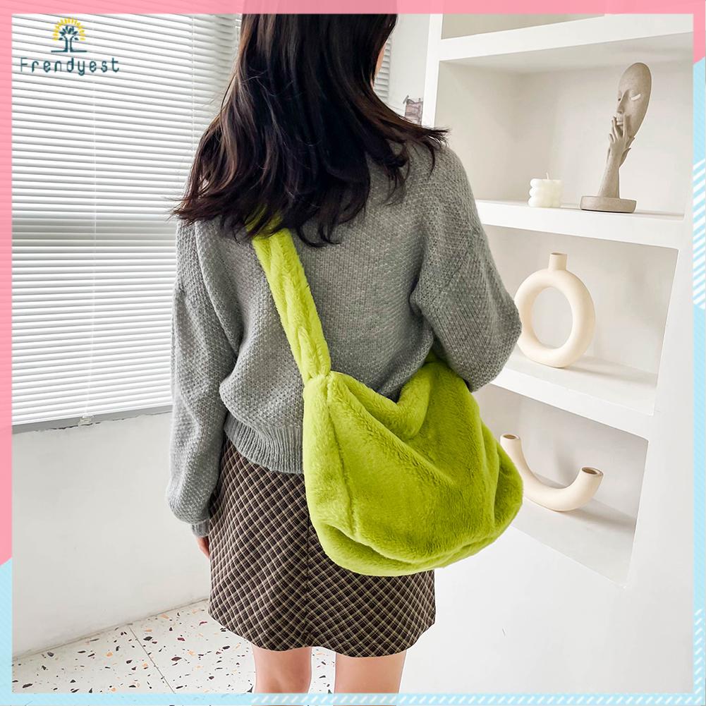 Túi đeo chéo màu sắc thời trang độc đáo cho nữ