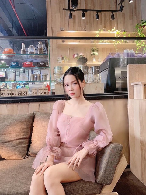 Set voan kiếng áo cổ U tay dài cột nơ phối chân vay tầng xoè