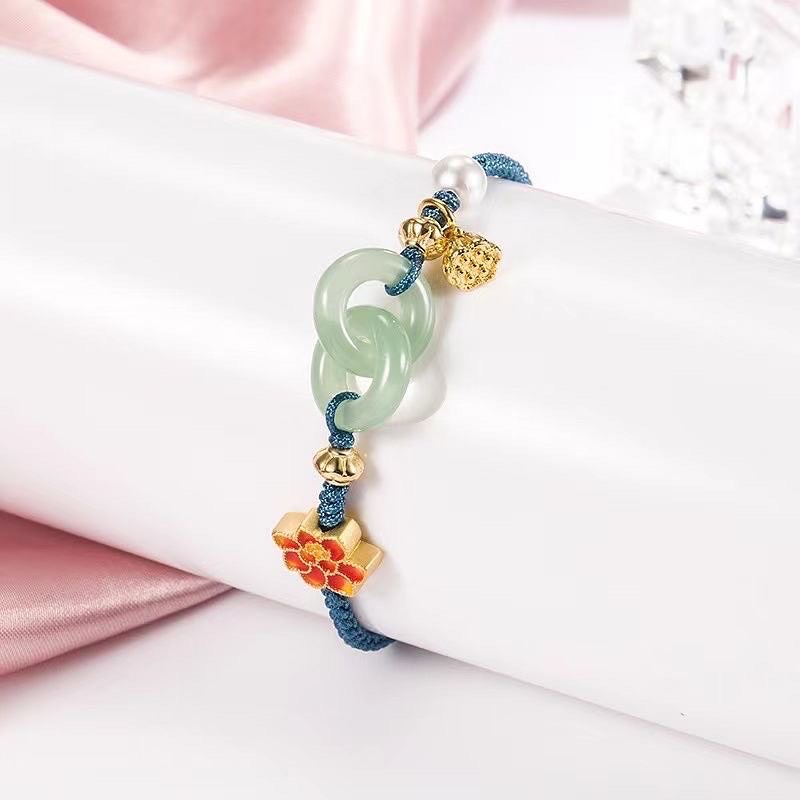 Vòng tay charm đài sen ngọc định mệnh