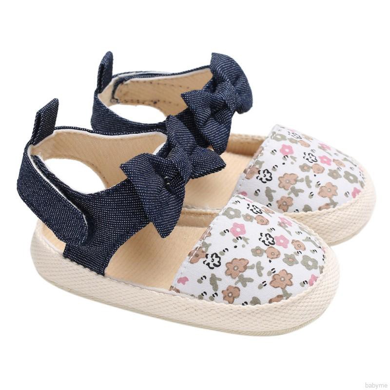 Giày sandal bít mũi in hoa thời trang mùa hè cho bé gái