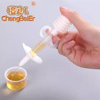 Dụng cụ bơm thuốc bơm sữa an toàn cho bé