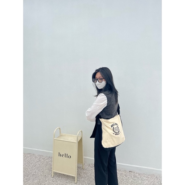 Túi Đeo Chéo Buộc Dây Thêu Logo "University" Vải Canvas