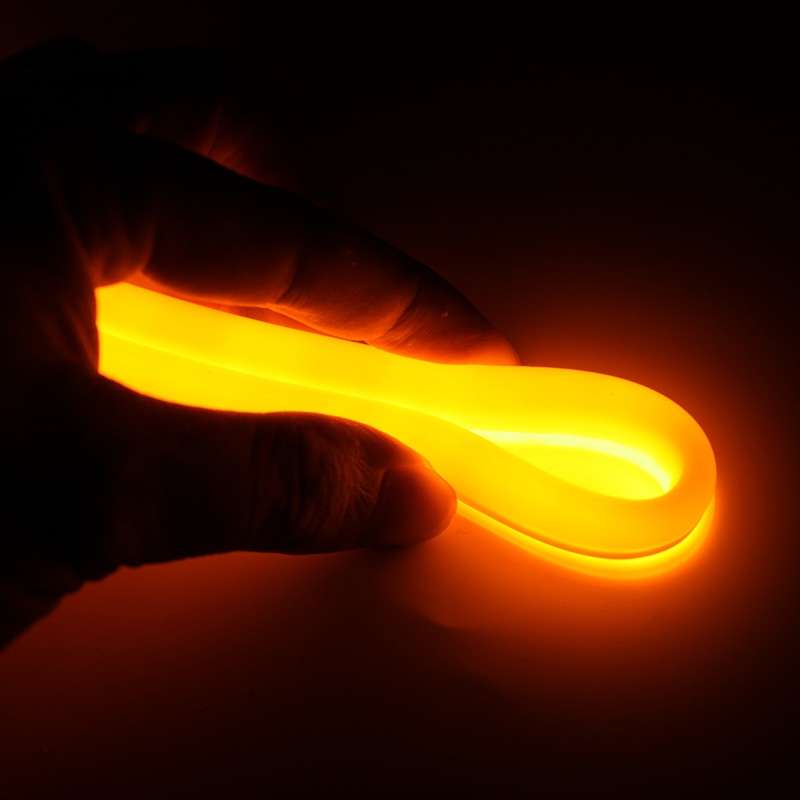 Mười thế hệ dẫn ánh sáng hàng ngày đèn LED Nước Mắt sửa đổi đèn lông mày đèn xe phổ biến siêu sáng thanh mềm chuyển sang