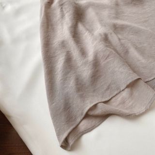 Set yếm cột nơ quần suông trắng