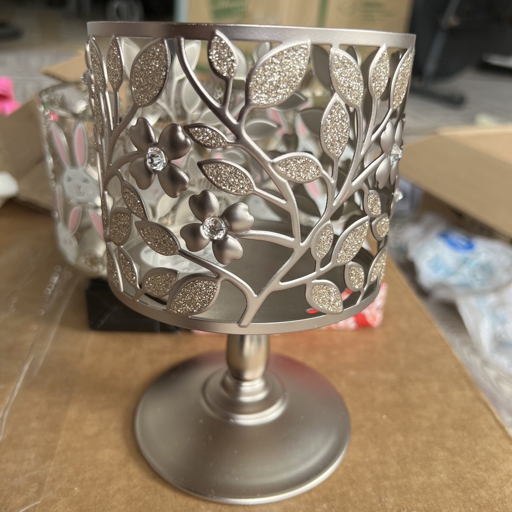 Candle Holder - Chân đế nến thơm Bath & Body Works hoạ tiết hoa lá
