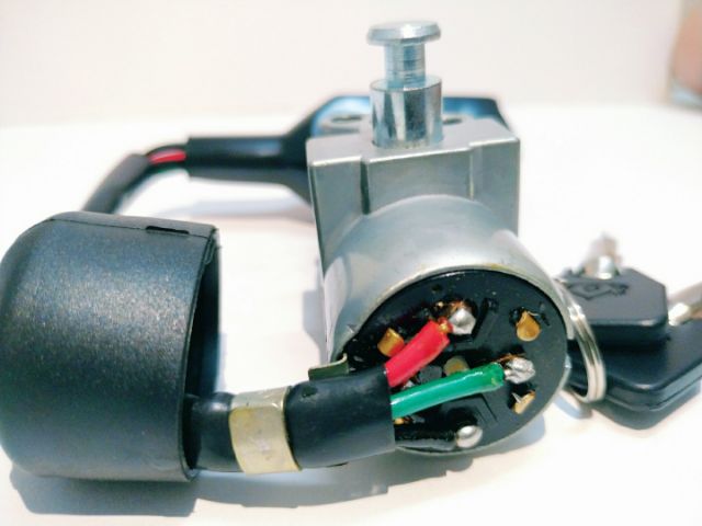 Ổ Khóa máy xe Dream Thái chìa +hiệu VƯƠNG NIỆM