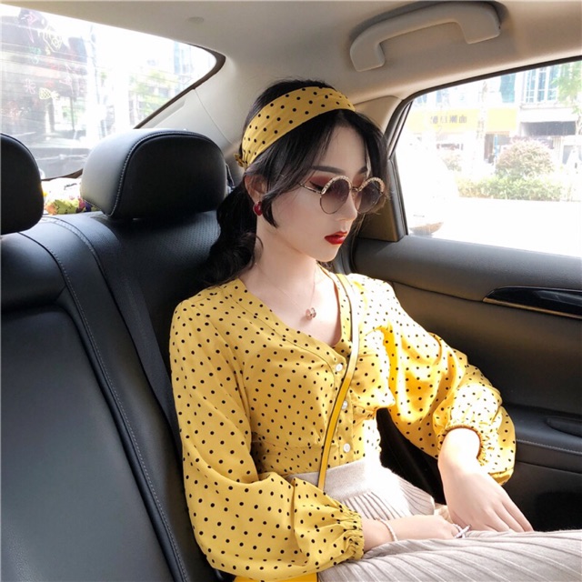 Set Áo Chấm Bi + Chân Váy