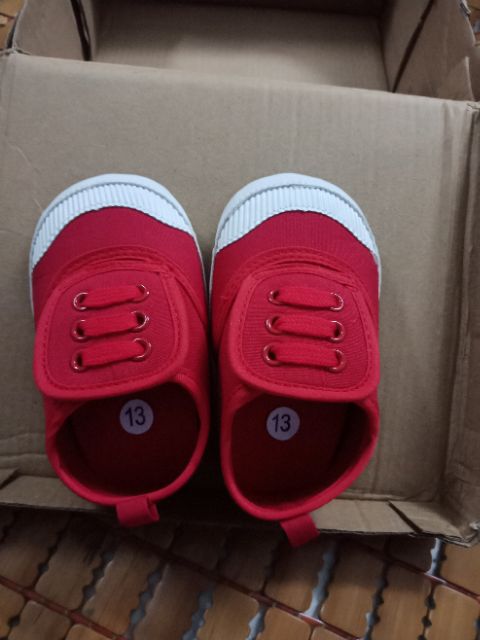 Giày tập đi cho bé