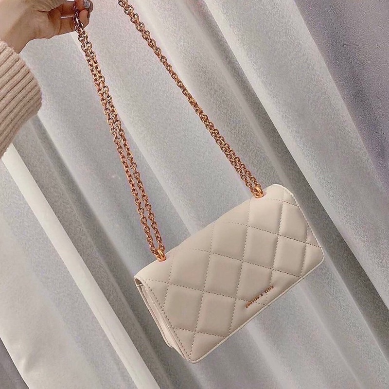 Túi xách nữ đeo chéo Charles and Keith trám ô size 20cm full box