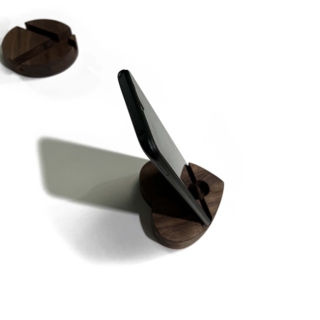 Kệ điện thoại tối giản hình Trái Tim bằng gỗ Walnut cao cấp