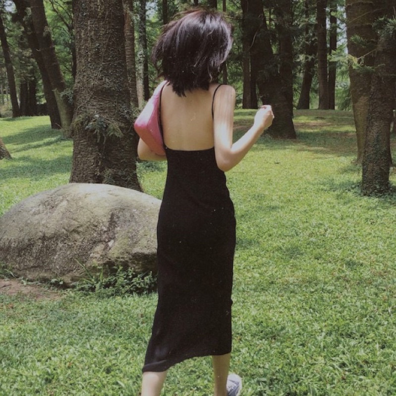 Đầm hai dây dệt kim