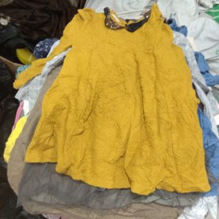 Váy bé gái nhỏ xinh