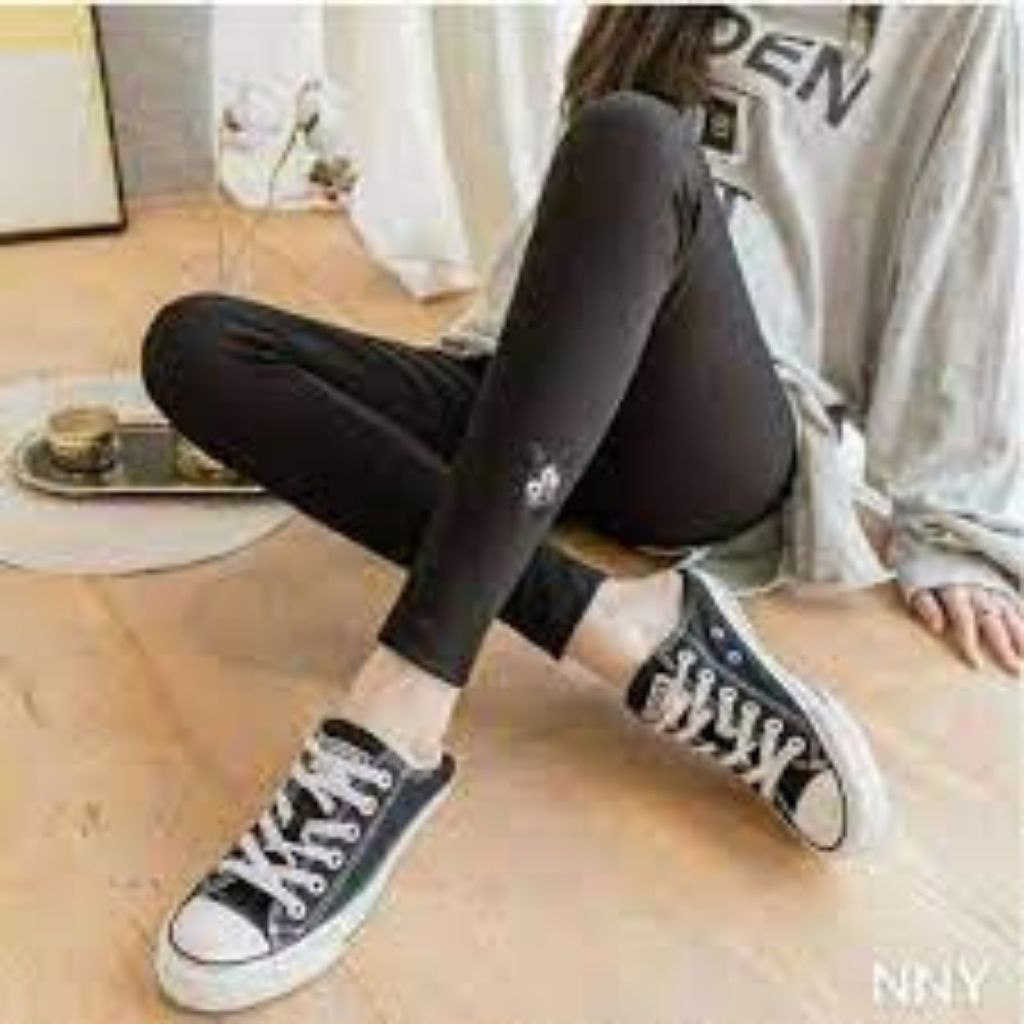 Quần Legging Nữ Len Tăm Thêu Mickey