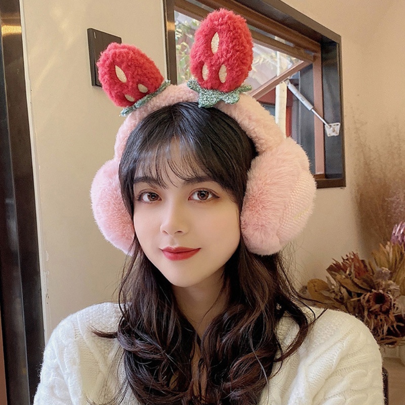 Chụp Tai Giữ Ấm Hình Quả Dâu 3D Bằng Lông Nhung Dễ Thương Xinh Xắn