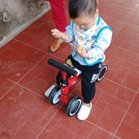 Xe chòi chân cho bé