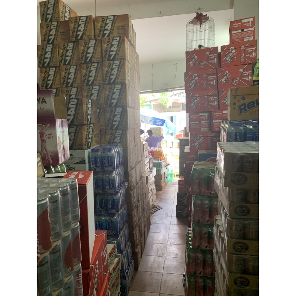 Thùng nước ngọt lon có gas đủ loại hãng Cocacola , Pepsi