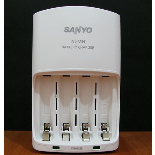 Bộ Sạc Pin AA và AAA Chính Hãng Sanyo Eneloop