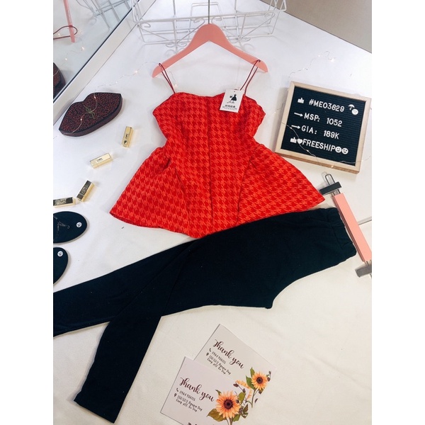 [Chuyên Sỉ] Set áo peplum và quần legging co dãn, lưng áo có khoá kéo.