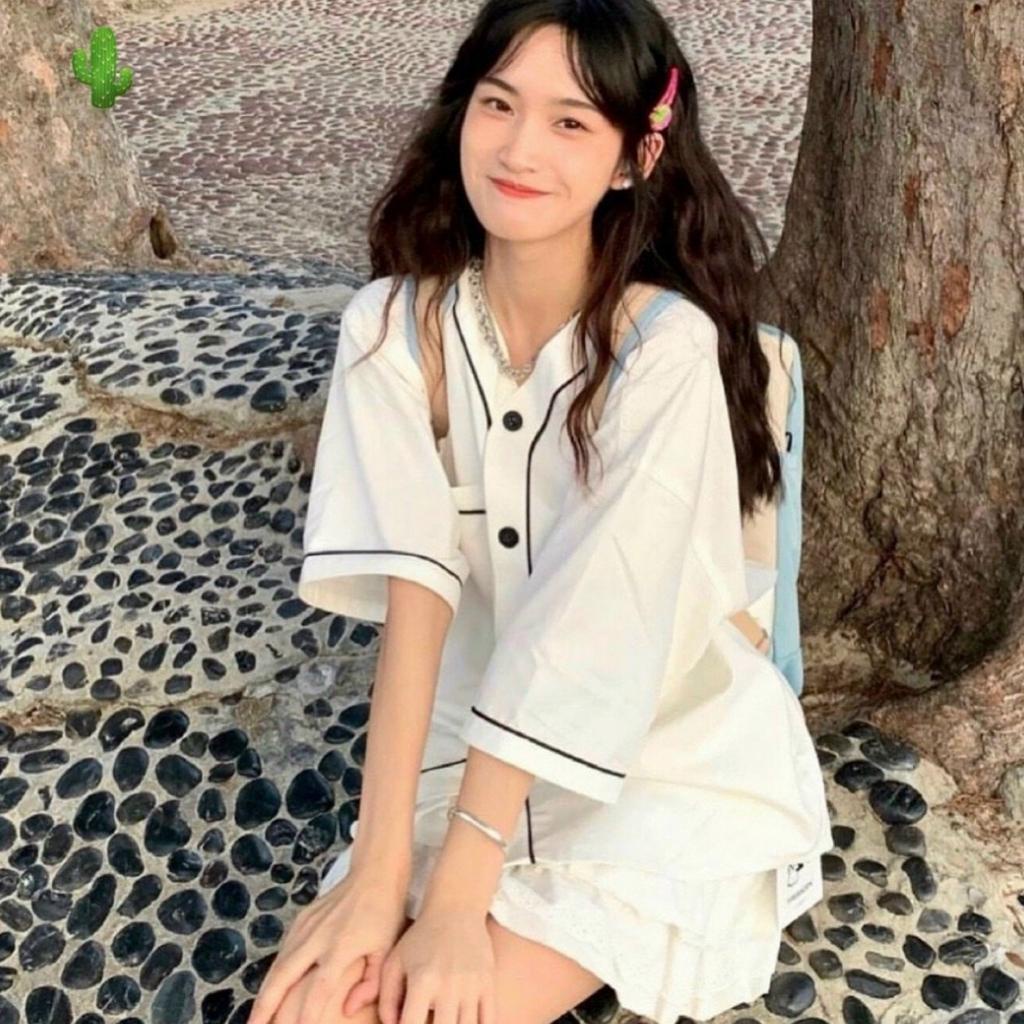 Áo Sơ Mi Nữ Form Rộng Tay Ngắn GenY Áo Kiểu Nữ Ngắn Tay Cổ V Chất Kate Mềm Mịn Với Logo Thỏ Thêu