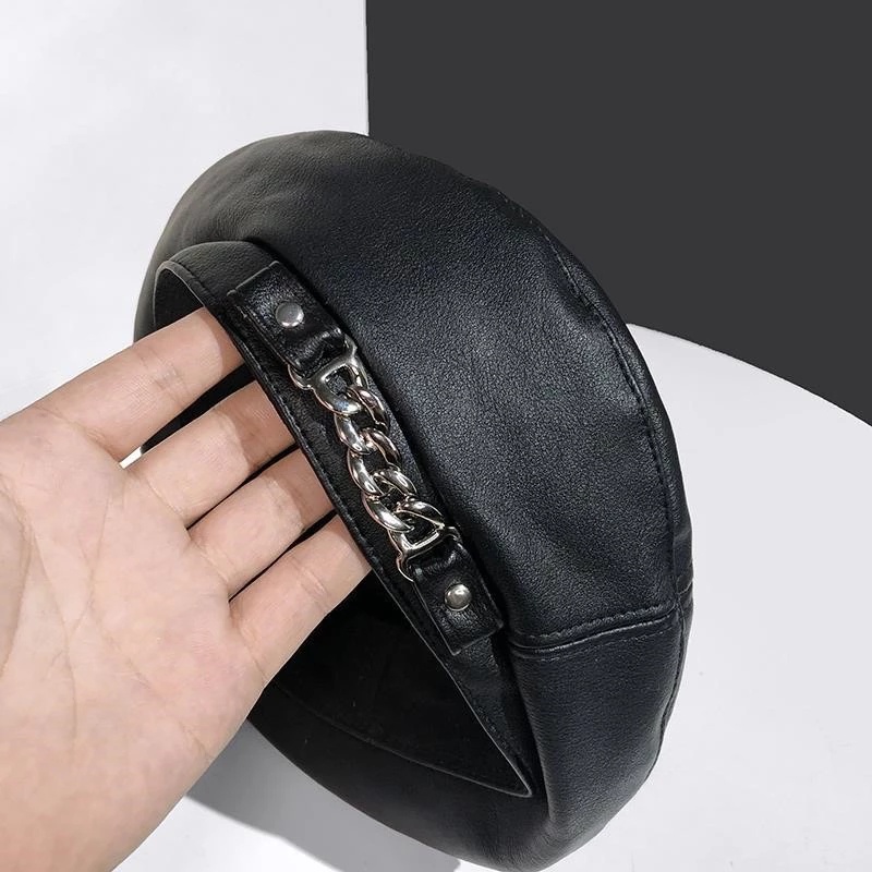 Mũ Beret Bằng Da PU Màu Trơn Phong Cách Cổ Điển Có Thể Điều Chỉnh Dây Xích Cho Nữ