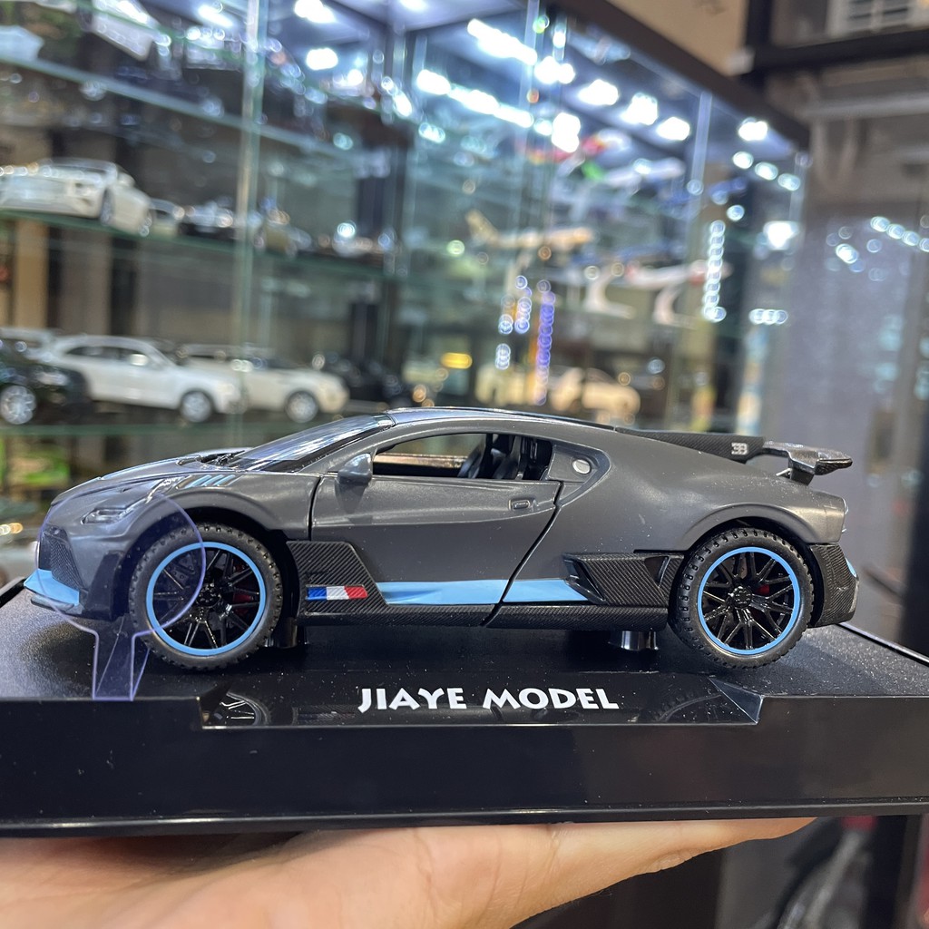 Mô hình siêu xe BUGATTI DIVO tỉ lệ 1:32 của hãng Double Horses