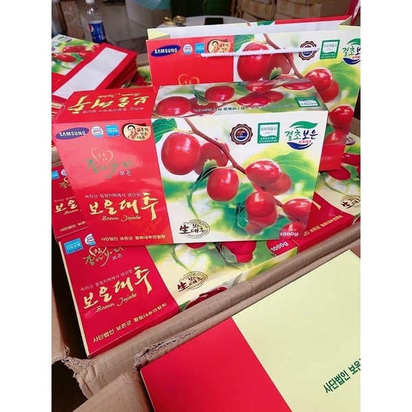 Táo đỏ Hàn Quốc hộp 1kg có túi xách