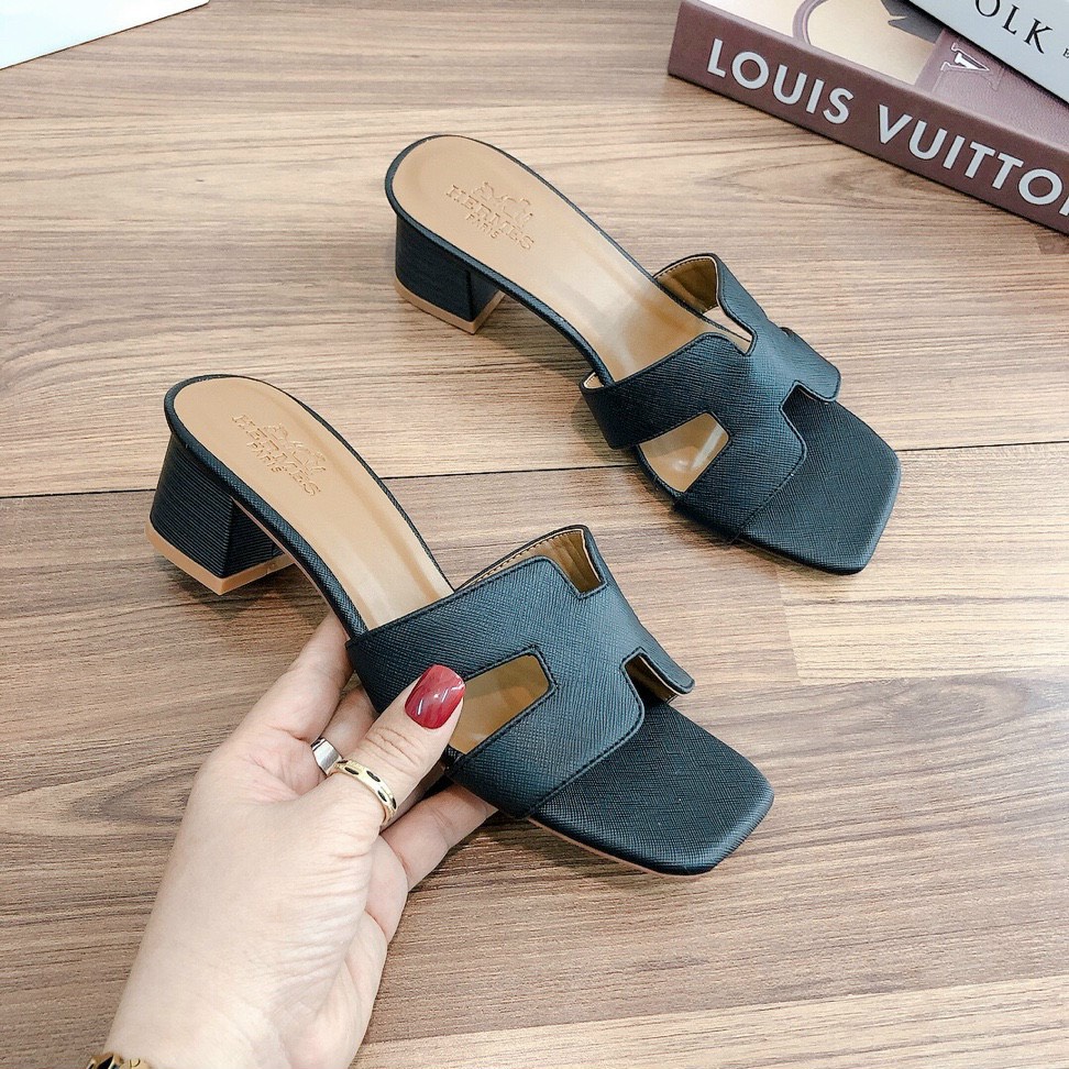 Guốc nữ chữ H mũi vuông gót vân gỗ cao 5f kiểu dáng sang chảnh đi êm chân phù hợp cho mọi lứa tuổi