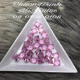Đá pha lê trang trí móng