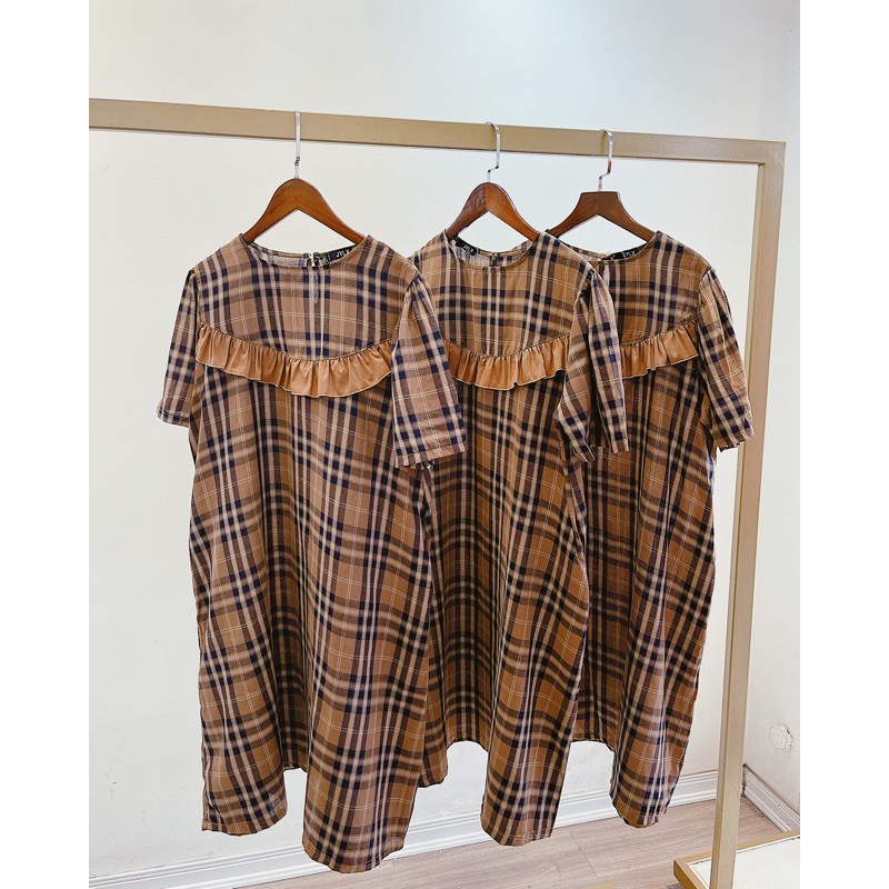 [Mã FATHANG5 giảm 10K đơn 50K] Đầm thô boi kẻ nâu | BigBuy360 - bigbuy360.vn