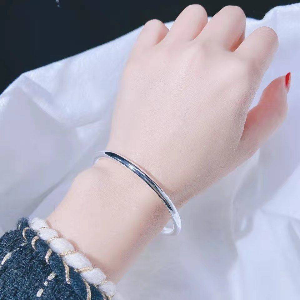 Vòng Đeo Tay Bạc 999 Dạng Nhẫn Trơn Màu Phong Cách Cổ Điển Dành Cho Nữ