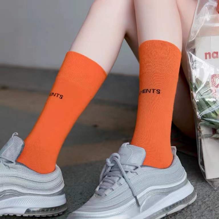 Black mid-calf socks for women ins trendy European and American coloured long socks calf socks