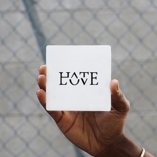 Khuôn decal hate/love