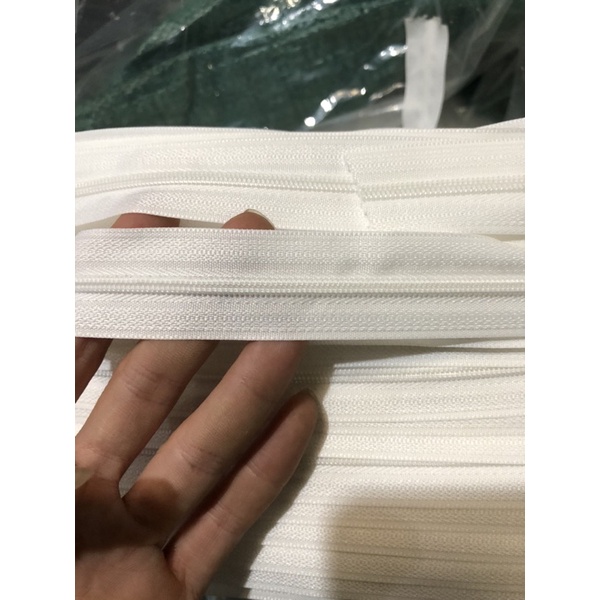 Cuộn dây kéo răng cước nhiều màu sắc dài 5m