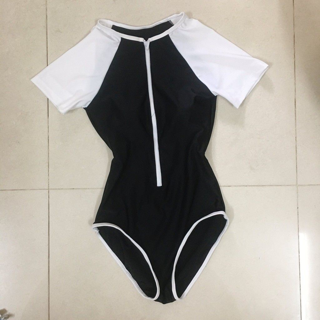 Bikini 1 mảnh , Bodysuit tay ngắn cộc tay có khóa kéo màu đen phối trắng Hiền Hồ🏖️Freeship🏖️