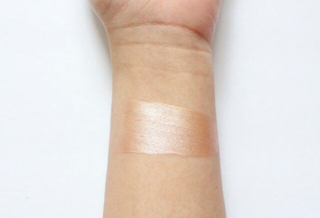 Bắt sáng dạng lỏng Wet n Wild Hello Halo